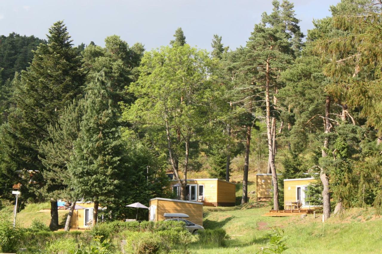 Camping Domaine Du Lac Chambon Murol Exterior photo