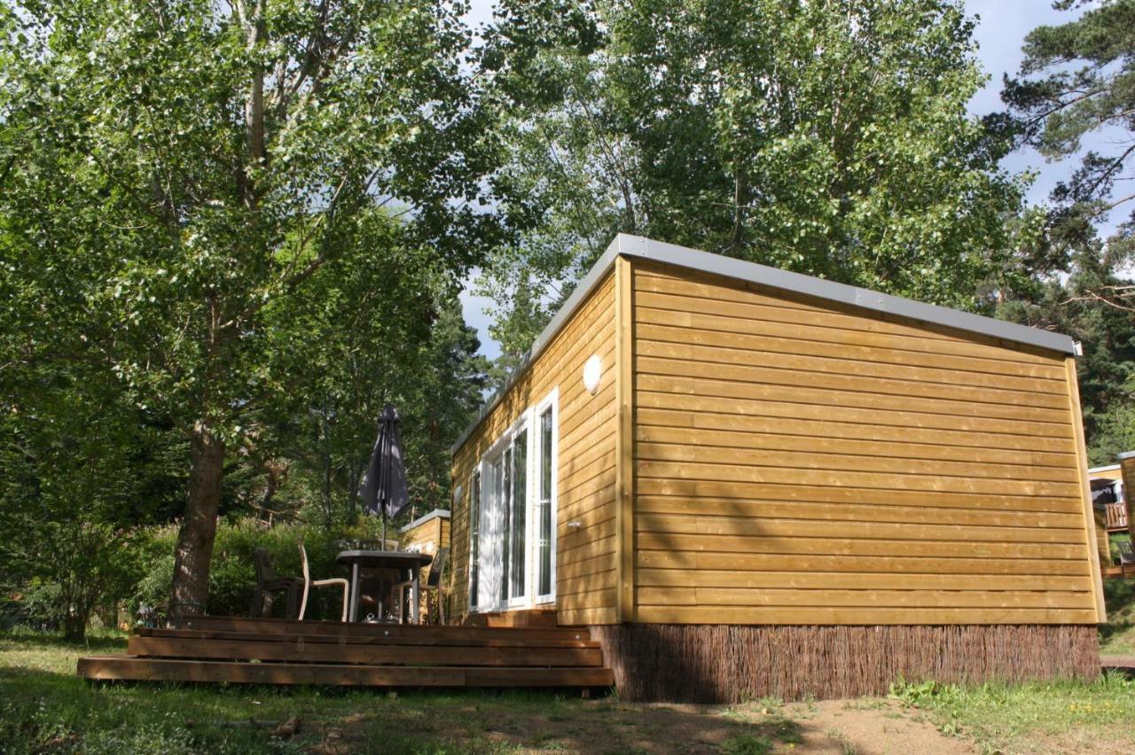 Camping Domaine Du Lac Chambon Murol Exterior photo